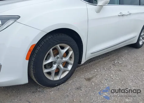 2017 Chrysler Pacifica Touring-L Plus z USA, uszkodzony, nr VIN 2C4RC1EG9HR525893